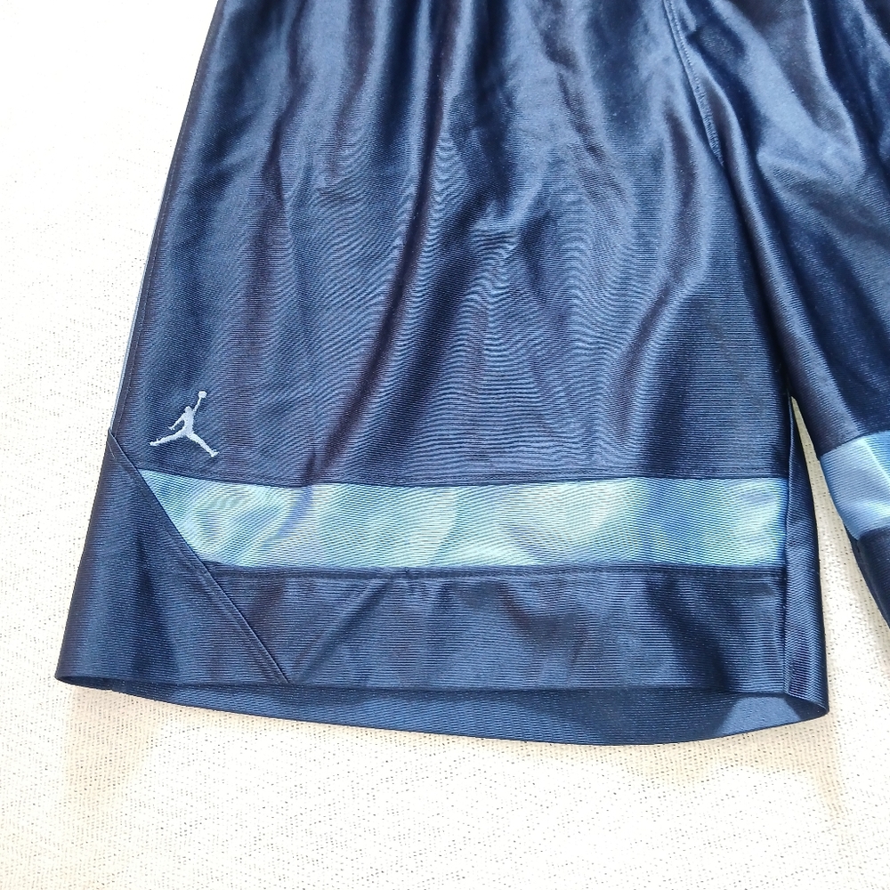 Sz.L Mens Jordan UNC Tarheels Basketball Shorts - Picture 3 of 7